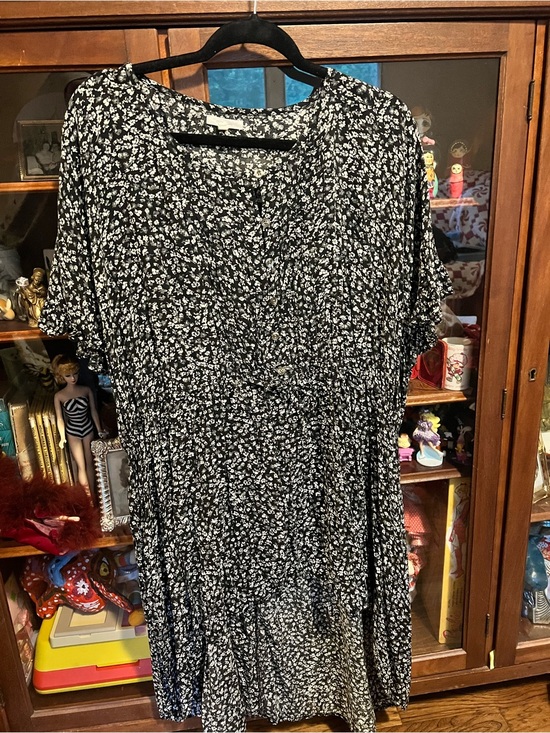 Maurices Dresses & Skirts - Maurices Black and White Floral Tiered Midi Dress